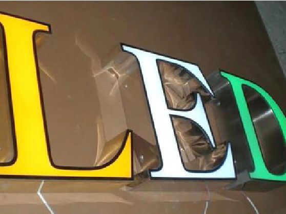 荆州介绍LED招牌的基础知识。