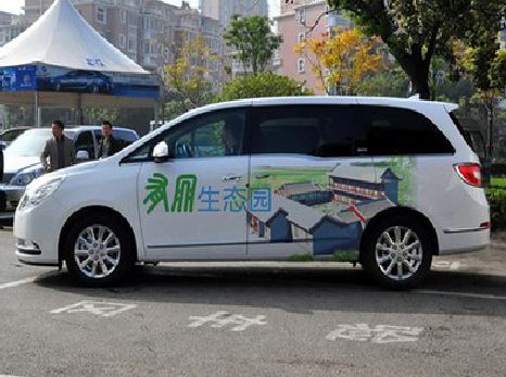 荆州户外车贴喷绘如何保持效果?