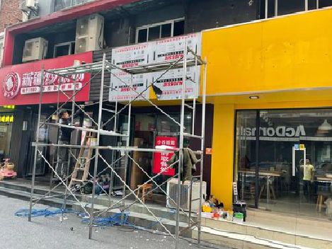 荆州制作广告招牌如何避免它发黄？